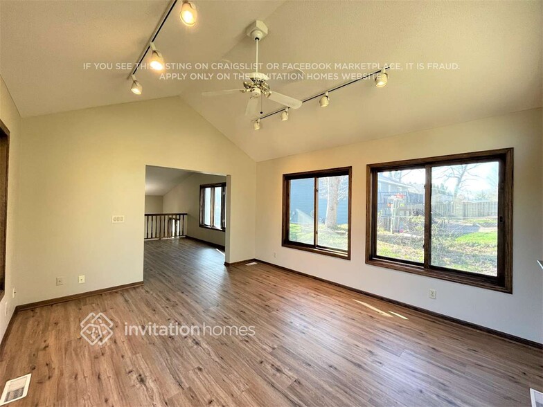 Building Photo - 1609 Lakewood Dr N