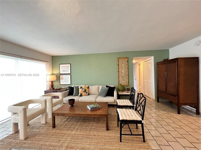 Building Photo - 555 Crandon Blvd