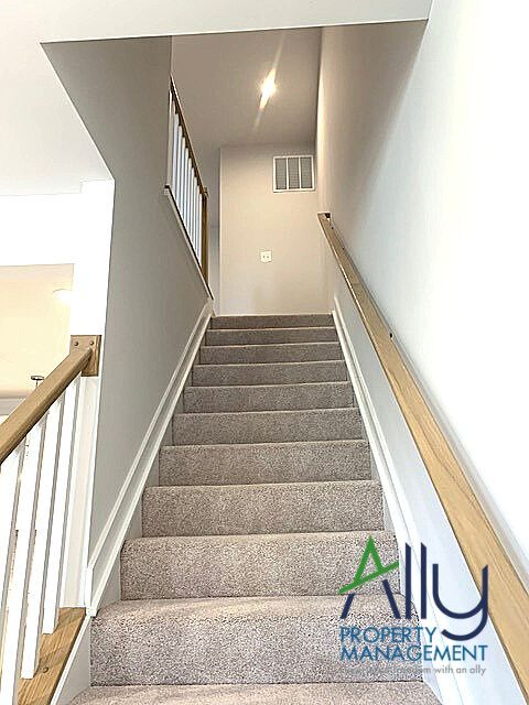 Building Photo - 822 Wesley Ln