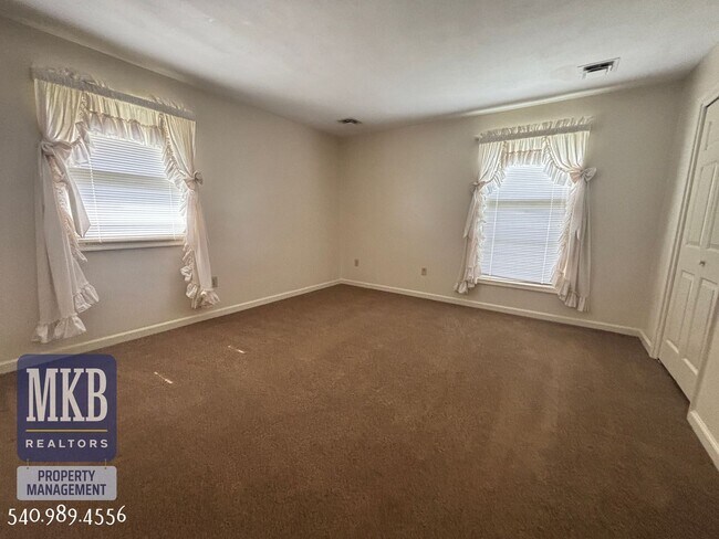 Building Photo - 5056 Catawba Valley Dr