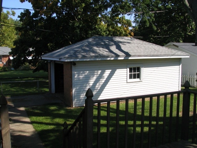 garage - 1205 W Bloomington Rd