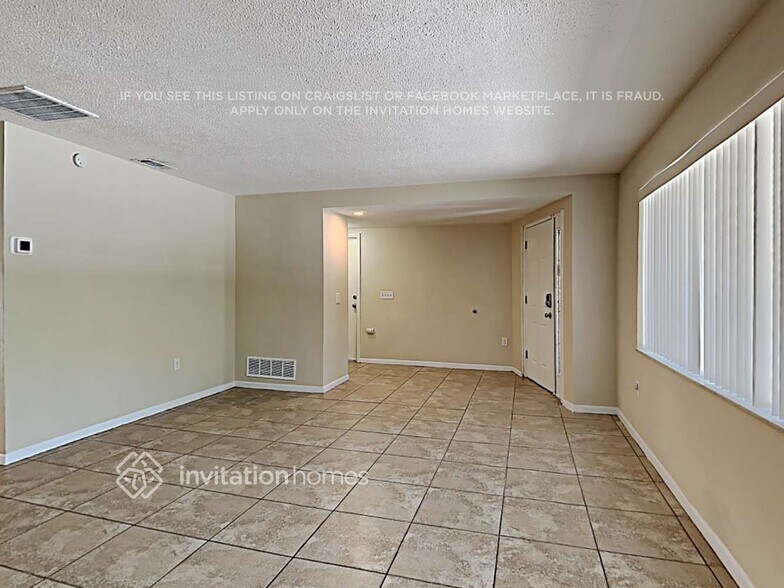 Building Photo - 1895 Almeria Way S