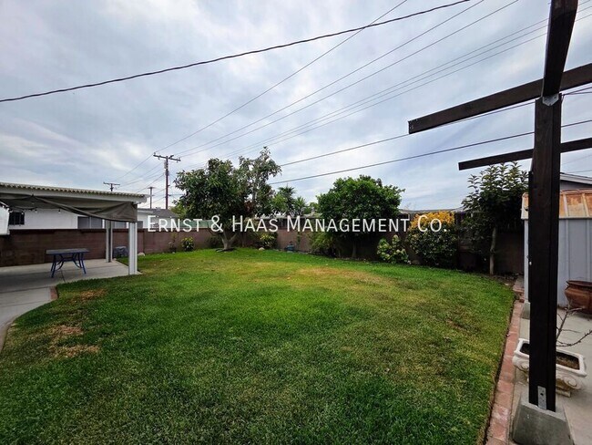 Building Photo - 8131 San Mateo Cir