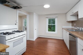 Building Photo - 124 Washington Rd