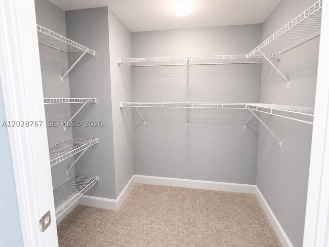 Building Photo - 14951 Royal Oaks Ln