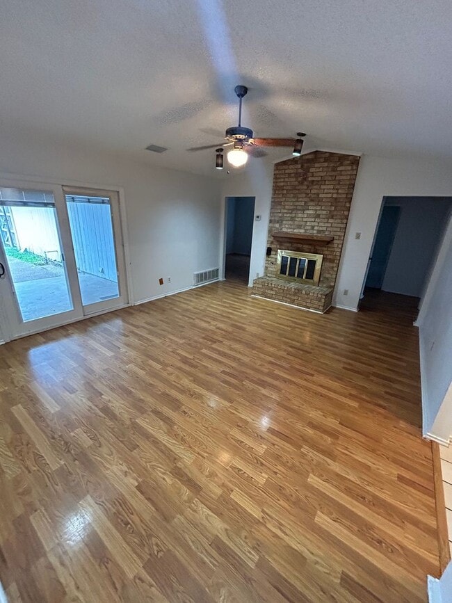 Building Photo - 3702 Bond St