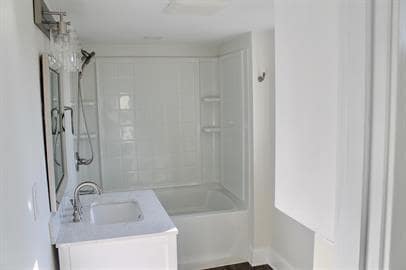 Building Photo - Charming & Updated 3 Bedroom Home