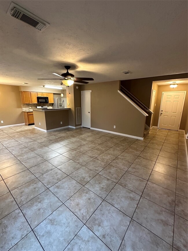 Building Photo - 12110 Bowsman Dr