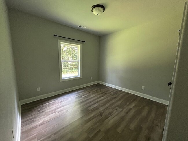 Building Photo - 207 Dawn Dr