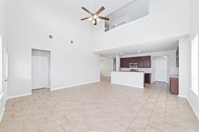 Building Photo - 2707 Golden Hills Ct
