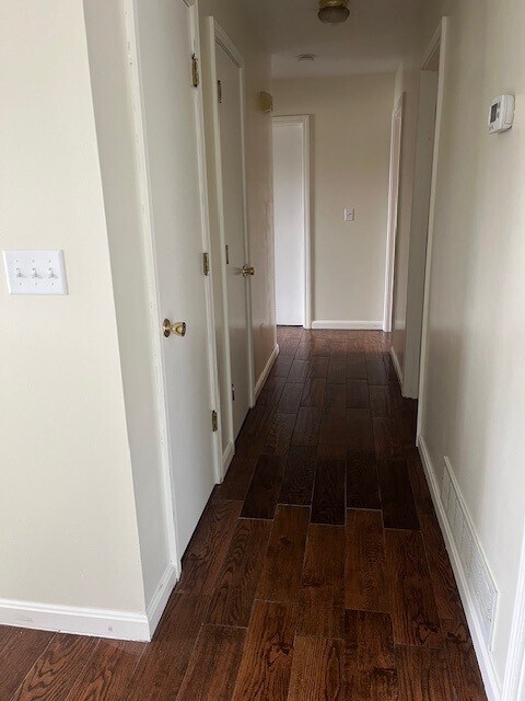 Building Photo - 405 Bertha Way