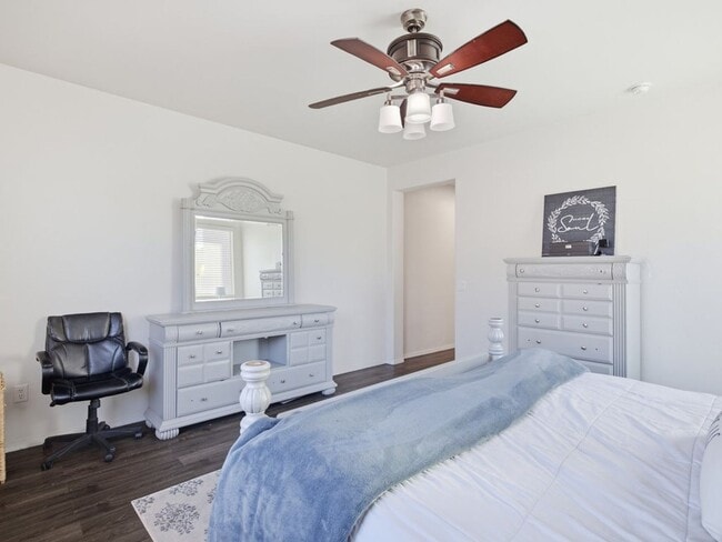 Building Photo - Spacious Cul-de-Sac Living with Modern Comforts & Community Perks