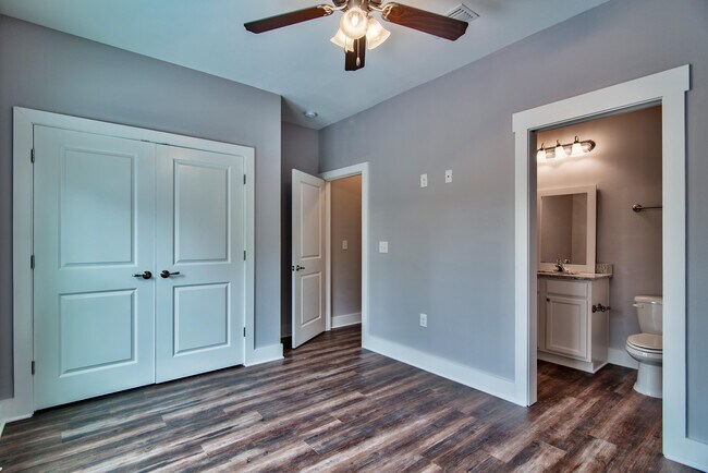 Building Photo - 135 N Sand Palm Rd