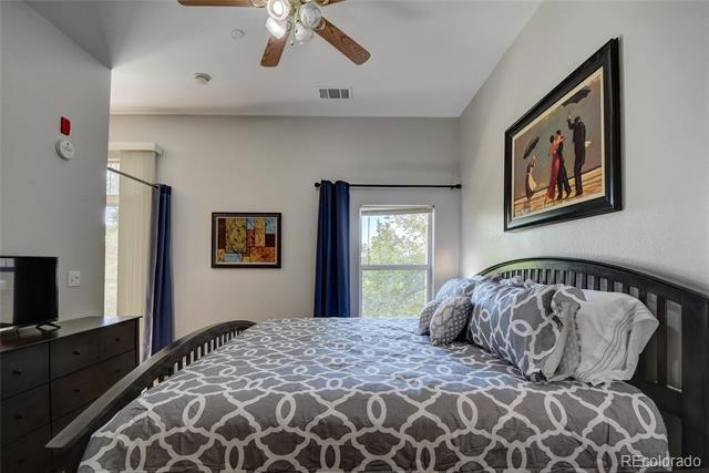 Building Photo - 5677 S Park Pl