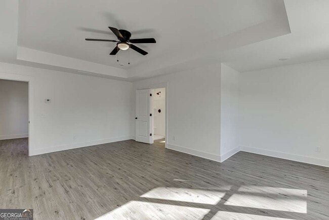 Building Photo - 585 Clayton St