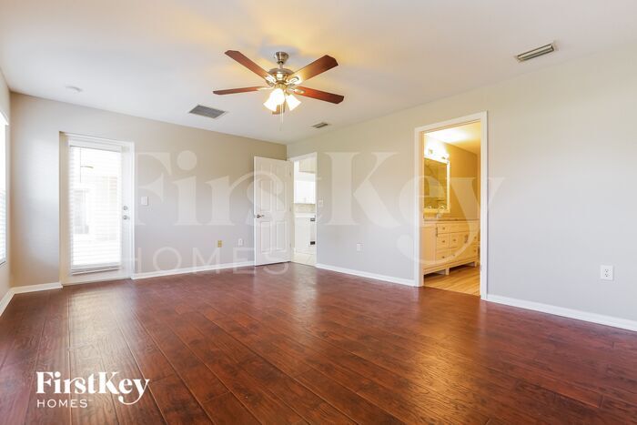 Building Photo - 3811 Trenton Ln