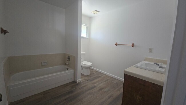 Building Photo - 2146 Neill Way