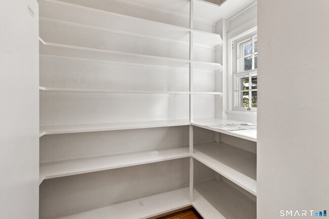 Building Photo - 145 Lyons Plain Rd