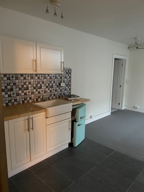 Building Photo - 416 E Main St