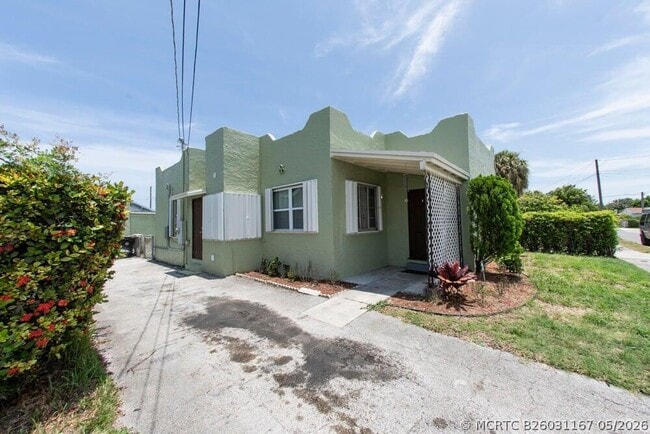 Building Photo - 4116 Virginia Terrace