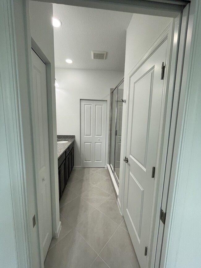 Building Photo - 16374 POWERSCOURT Dr