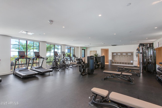 Building Photo - 5000 N Camelback Rdg Dr