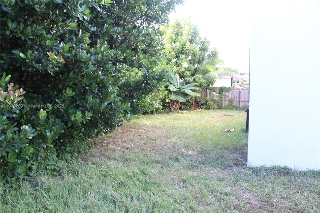 Building Photo - 25096 SW 118th Ave