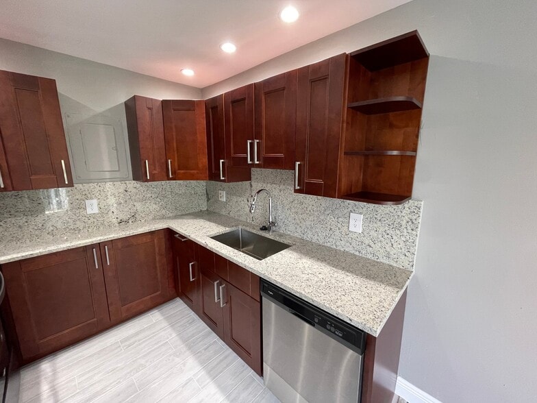 Building Photo - 8911 NW 28th Dr