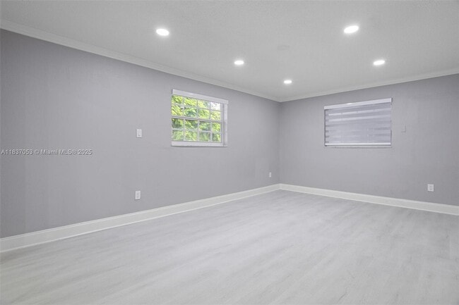 Building Photo - 3240 SW 69th Ave