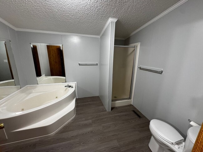 Building Photo - Very large yard great location a nice older doublewide Home