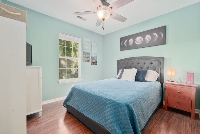 Building Photo - Modern Comfort and Convenience in Citadel ...