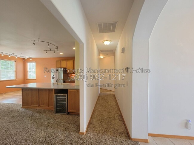 Building Photo - 4111 Joshua Dr