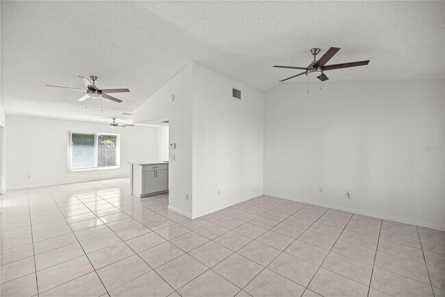 Building Photo - 15121 SW 35th Avenue Rd