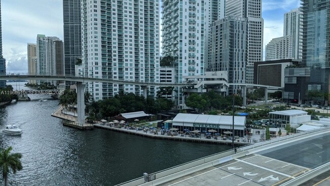 Building Photo - 350 S Miami Ave