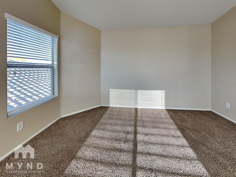 Building Photo - 38587 N Jonathan St
