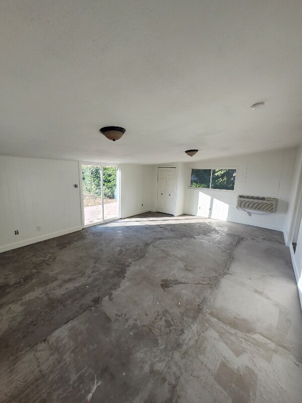Building Photo - 1602 Ravenwood Dr