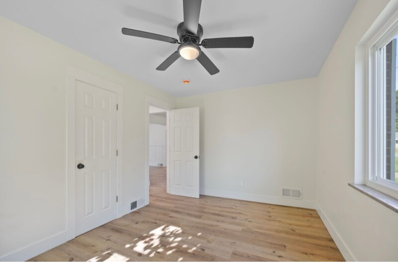 Building Photo - 3907 Kirkup Ave