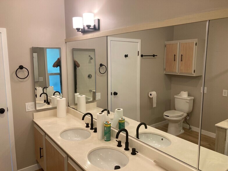 Building Photo - 4650 Dulin Rd