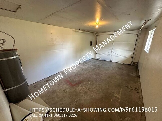 Building Photo - 335 Dennis St SE