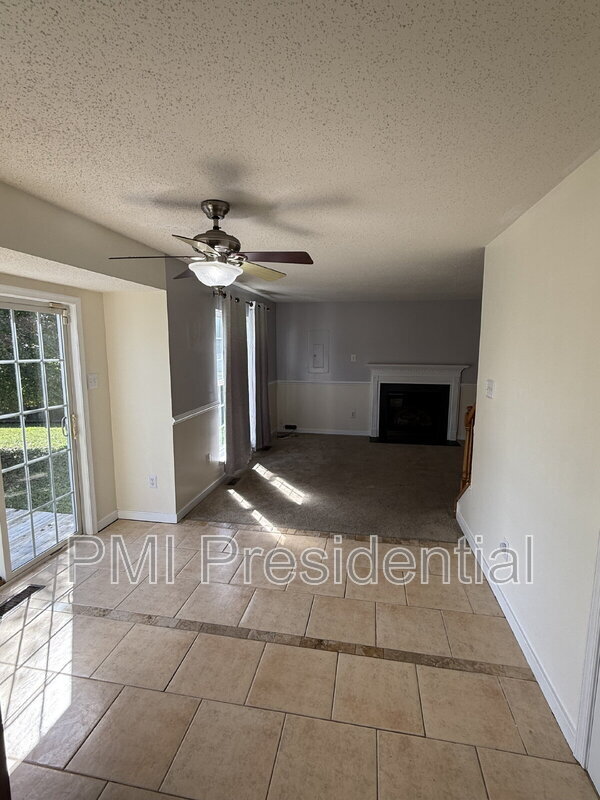 Building Photo - 3925 Hallwood Farms Rd