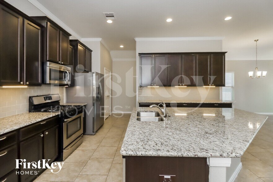 Building Photo - 6423 Sterling Shores Ln