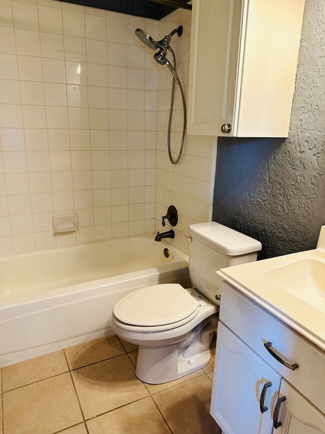 Building Photo - Beautiful Home in Great N Dallas Location