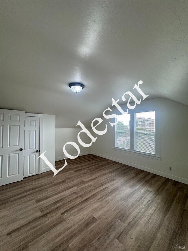 Building Photo - 302 Carolina St