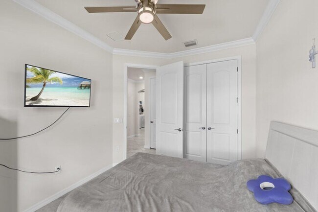 Building Photo - 4762 Roldan Ct