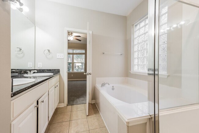 Building Photo - 17243 Lafayette Hollow Ln