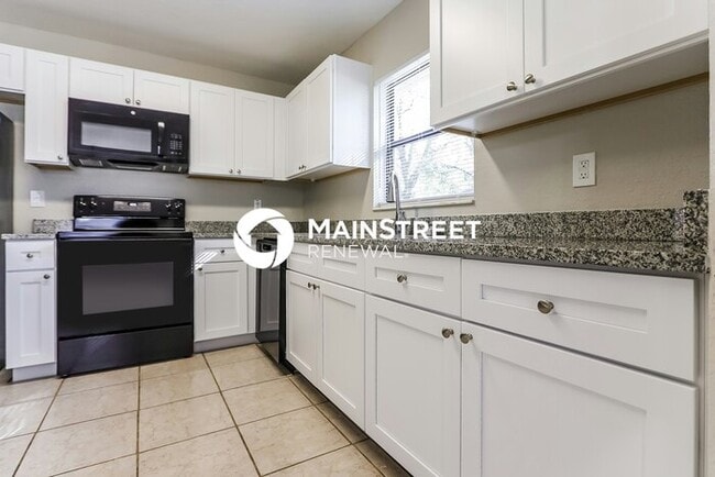 Building Photo - 3 Bedroom Pet-Friendly Home in PLANT CITY,...