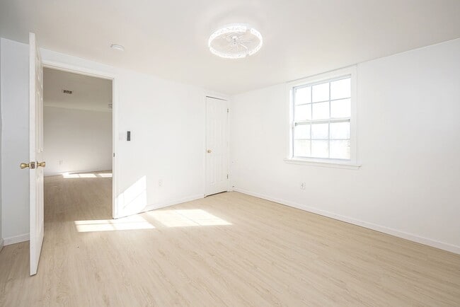 Building Photo - ADORABLE HOME FOR RENT