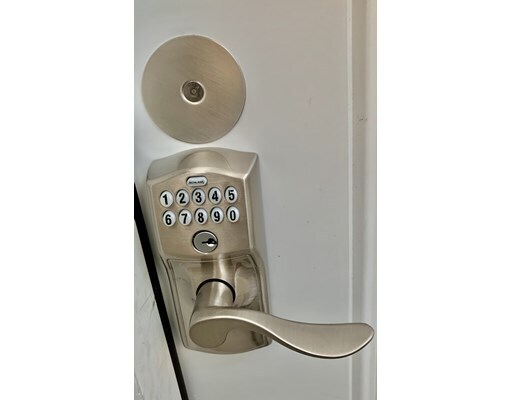 Building Photo - 726 Metropolitan Ave