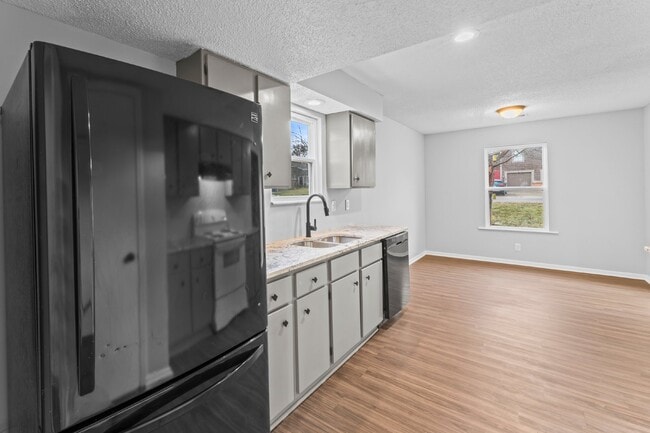 Building Photo - 16104 W 141st Terrace