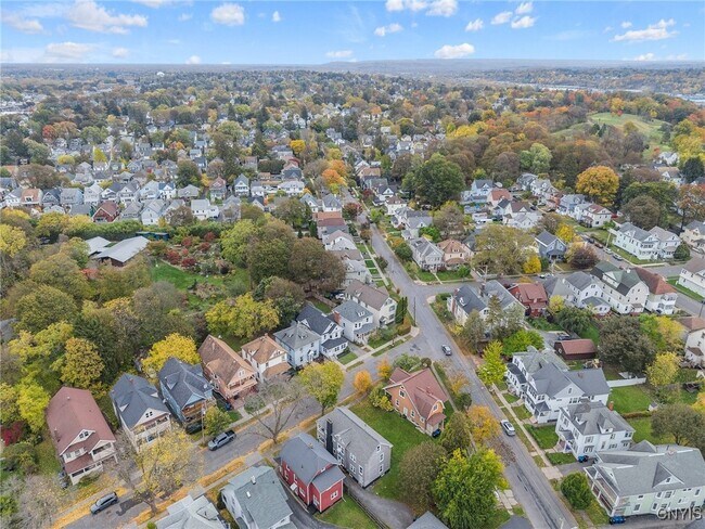 Building Photo - 145 Hixson Ave